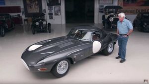 Jaguar XKE Lightweight Homage Visits Jay Leno's Garage
