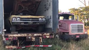 Man Reveals Big American Muscle Car Barn Find
