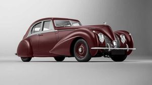 Mulliner Re-Creates The Fundamental 1939 Bentley Corniche