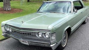 Own A Luxurious 1967 Chrysler Imperial Crown