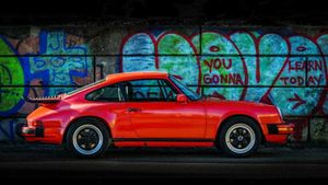 This 270,000-Mile Porsche 911 Has Had One Owner From New