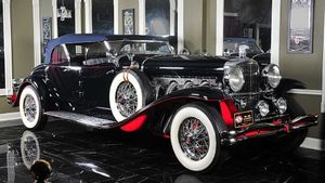 Shine On With A 1999 Duesenberg II Torpedo Phaeton