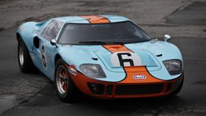 Trash Ferraris In This CAV GT40 In Gulf Livery