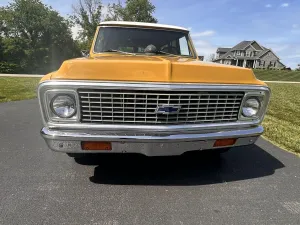 Classic 1972 Chevrolet C20 Suburban Up for Auction on Bring a Trailer