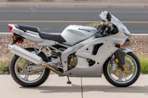 Zero-Mile 2006 Kawasaki ZZR600 Hits Market at No Reserve