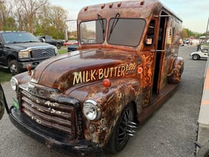Customized 1953 GMC Suburban to Cross the Block
