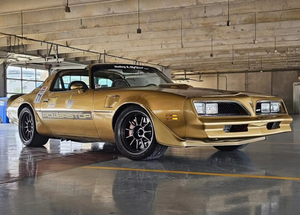 Modern Power Meets Classic Gold: 1978 Pontiac Trans Am Y88 Restomod