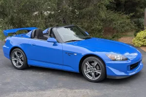 Ultra-Low-Mileage 2009 Honda S2000 CR Draws Strong Bidding as Rare Apex Blue Example