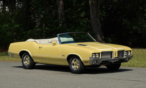 Rare 1972 Oldsmobile 4-4-2 Convertible Headlines Raleigh Classic Auction