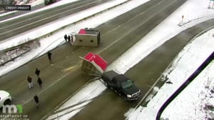 Community Rushes to Rescue Sled Dogs After Trailer Overturns on Icy Minnesota Highway