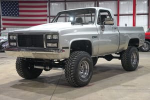 1987 GMC Sierra 1500 Classic Highlights Squarebody Era With V8 Power and 4x4 Capability