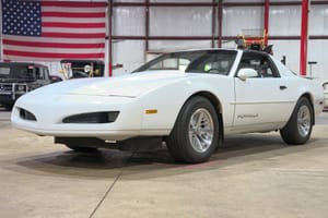 1991 Pontiac Firebird Formula Highlights Enduring Appeal of Third-Generation Muscle Cars