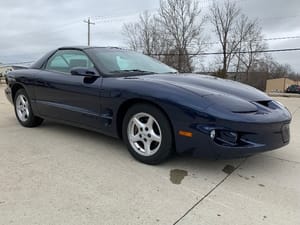 Low-Mileage 1999 Pontiac Firebird Coupe Highlights Late-Era Performance Styling