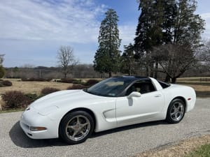 1998 Chevrolet Corvette Coupe Highlights Classic Styling With Well-Maintained History